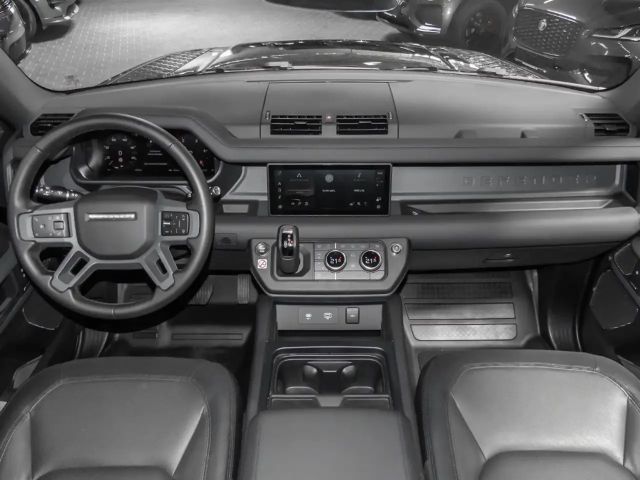 Land Rover Defender 90 D250 Dynamic SE