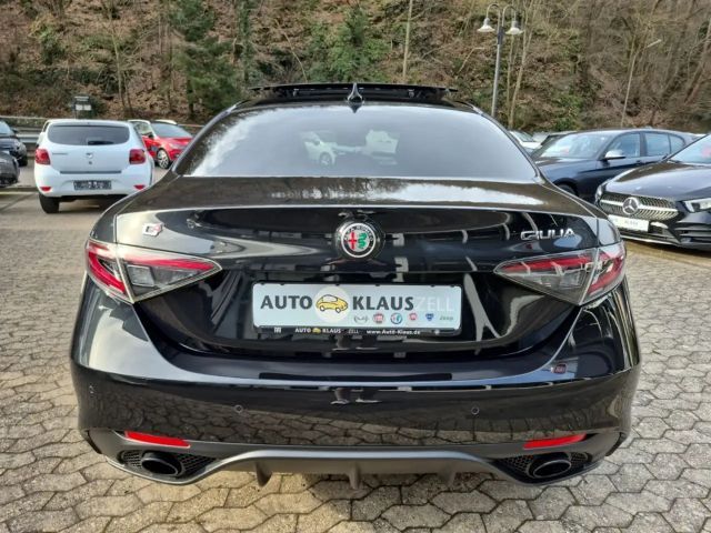 Alfa Romeo Giulia Q4