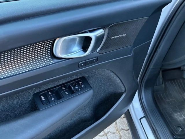 Volvo XC40 Dark Ultra