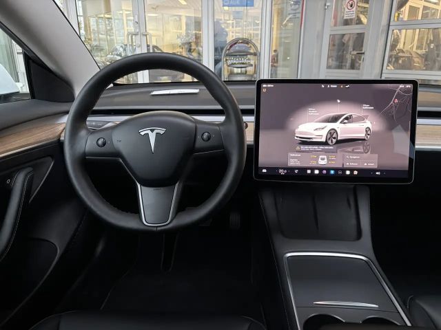 Tesla Model 3 RWD