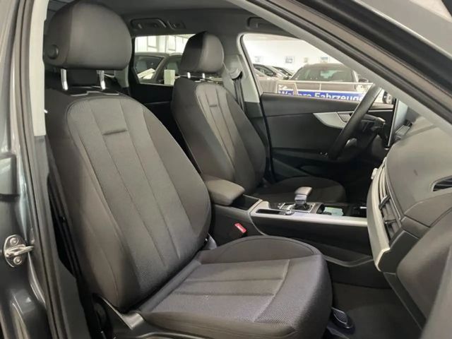 Audi A4 35 TDI Avant S-Line