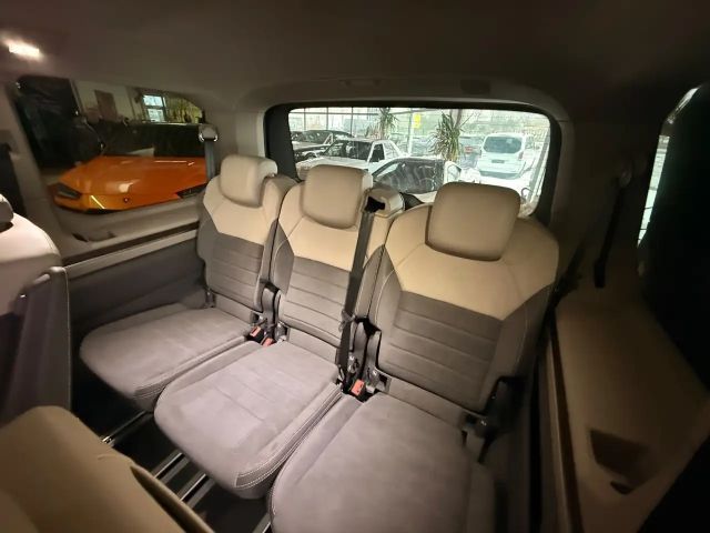 Volkswagen Multivan Style T7