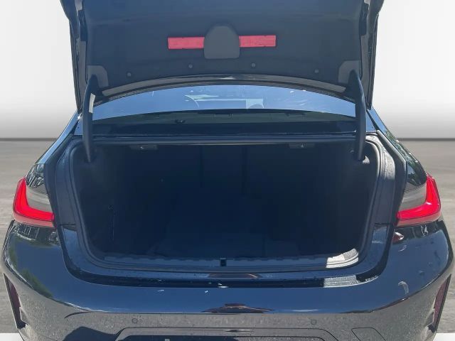 BMW 320 320d M-Sport Sedan xDrive