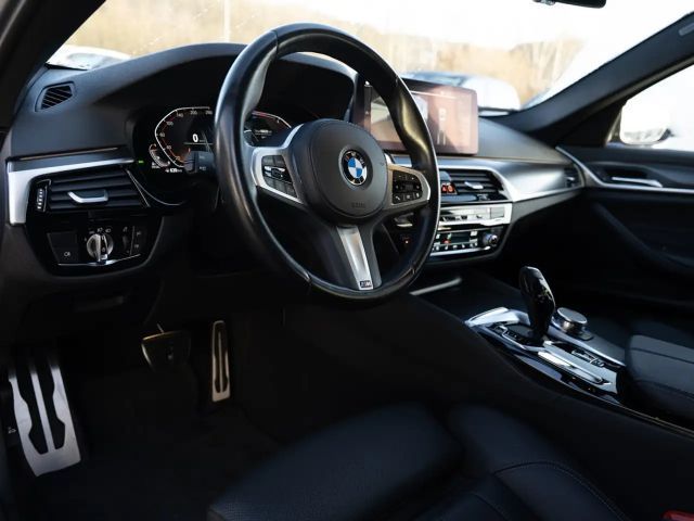 BMW 520 520d M-Sport Touring xDrive