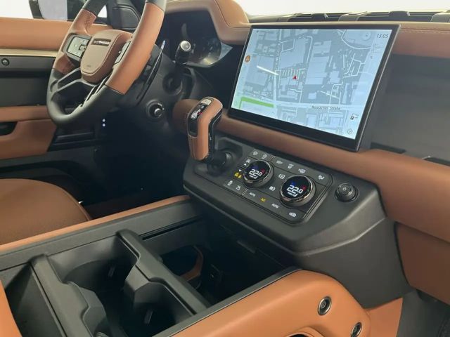 Land Rover Defender 110