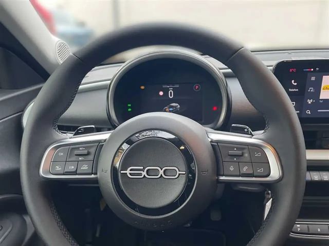 Fiat 600e 1.2 Mild-Hybrid Rückfahrkamera*PDC vorne u. hinten
