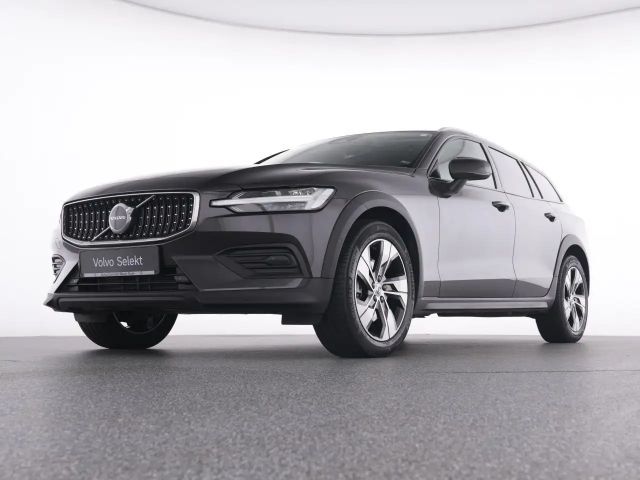 Volvo V60 Cross Country AWD Plus