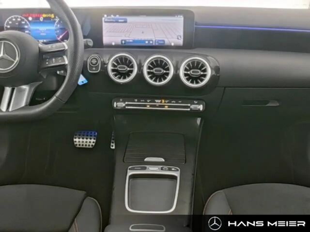 Mercedes-Benz A 200 AMG Line