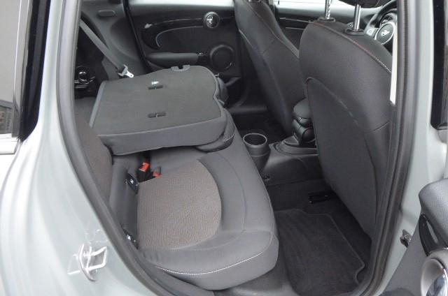 MINI Cooper 5-deurs Essential