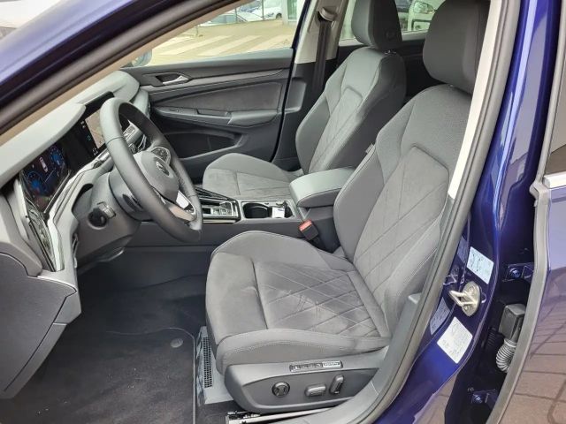 Volkswagen Golf Style Variant