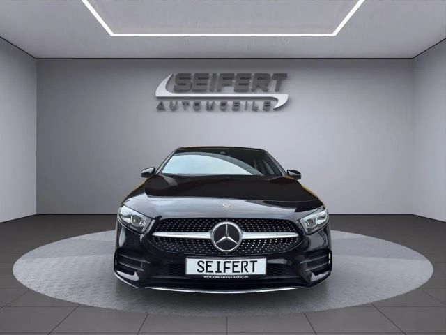 Mercedes-Benz A 220 4MATIC AMG Line