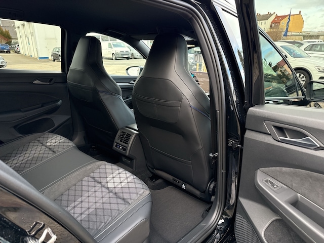 Volkswagen Golf 1.5 eTSI R-Line Variant