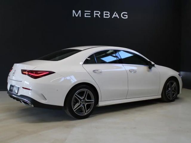 Mercedes-Benz CLA 200 AMG Line Coupé