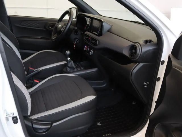 Hyundai i10 Connect
