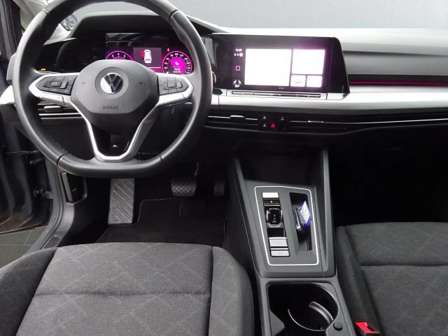 Volkswagen Golf 1.5 eTSI DSG Life Variant