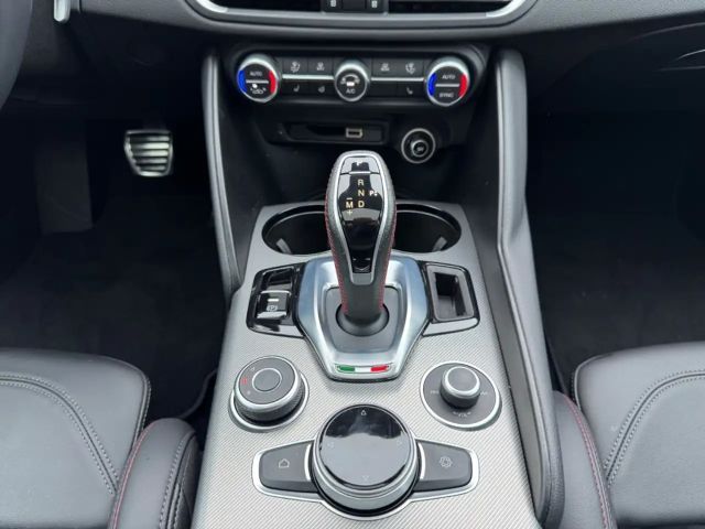 Alfa Romeo Giulia Competizione+SCHIEBEDACH+HARMAN+LEDER+BREMBO+