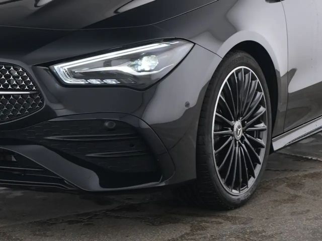 Mercedes-Benz CLA 200 AMG Line Coupé Sedan