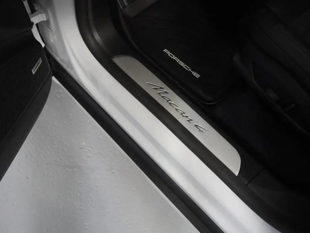 Porsche Macan 4