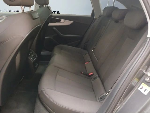 Audi A4 40 TDI Avant S-Line