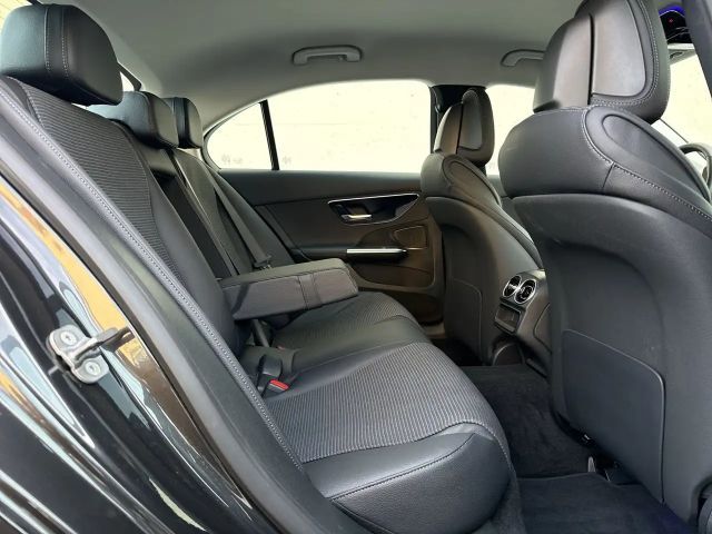 Mercedes-Benz C 180 Sedan