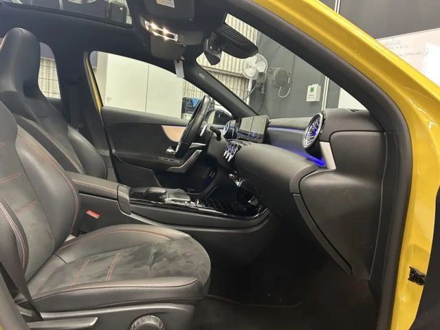 Mercedes-Benz A 250 A 250 e AMG Line