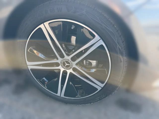 Mercedes-Benz B 180 Sedan