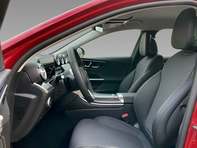 Mercedes-Benz C 200 AVANTGARDE Sedan