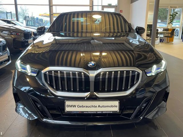 BMW 520 520i M-Sport Sedan