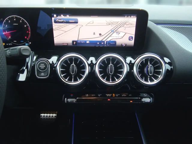 Mercedes-Benz GLA 180 AMG Line