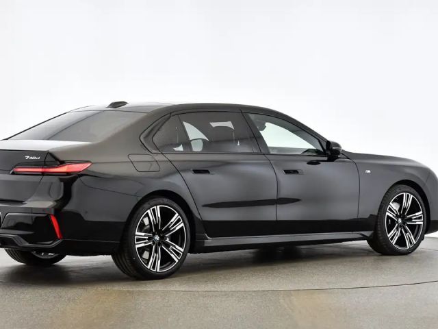 BMW 740 740d M-Sport Sedan xDrive