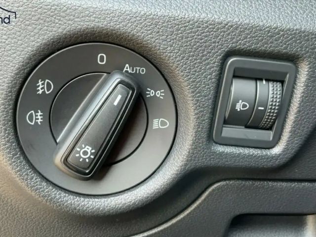 Skoda Kamiq 1,0 TSI 130 Jahre AHK digital Cockpit Keyless LED
