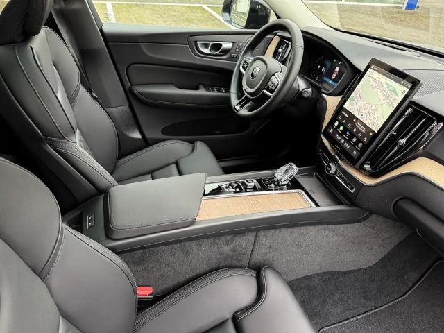 Volvo XC60 AWD Dark Plus