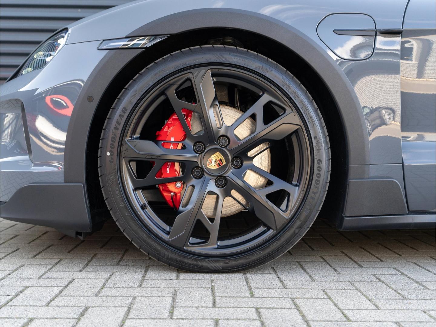 Porsche Taycan 4S Cross Turismo