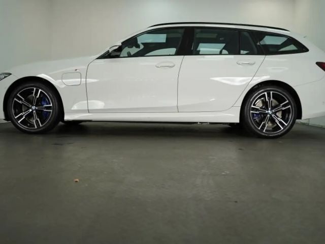 BMW 330 330e M-Sport Touring