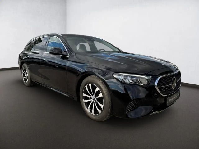 Mercedes-Benz E 200 AVANTGARDE Estate