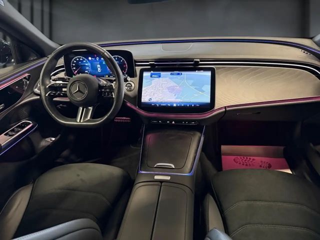 Mercedes-Benz E 220 AMG Line E 220 d Sedan