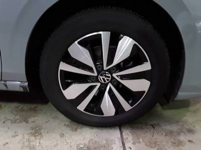 Volkswagen Golf 1.5 eTSI DSG