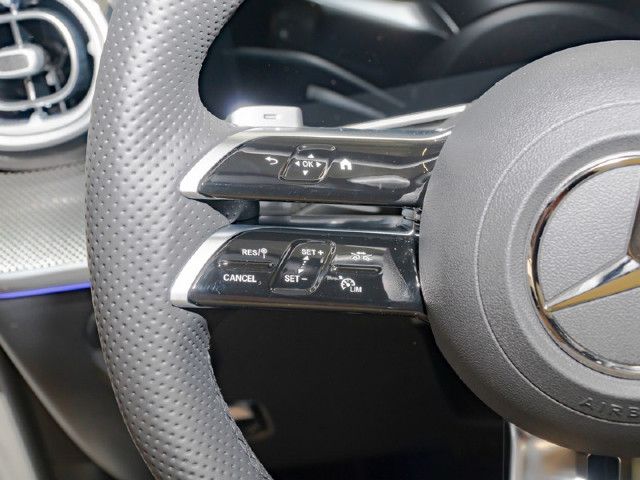 Mercedes-Benz C 200 AMG Line Sedan