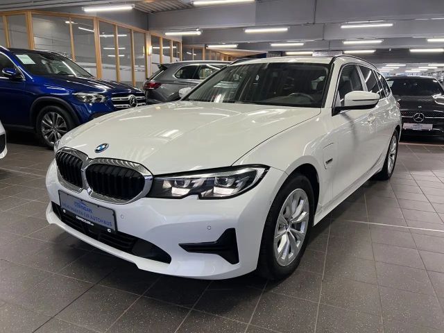BMW 330 330e Touring
