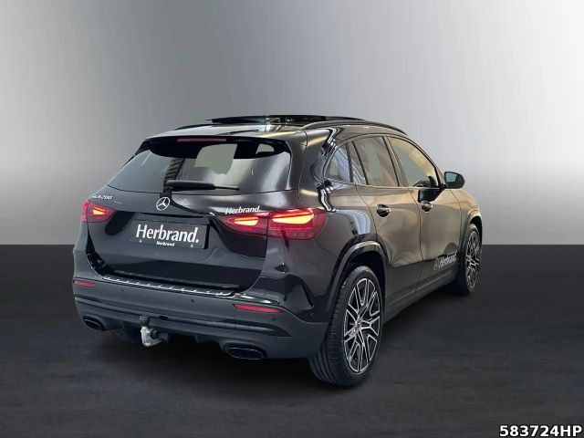 Mercedes-Benz GLA 200 AMG Line