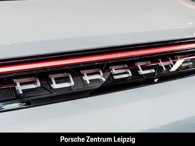 Porsche Taycan 4 Cross Turismo