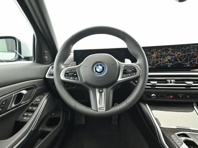 BMW 330 330e Sedan xDrive