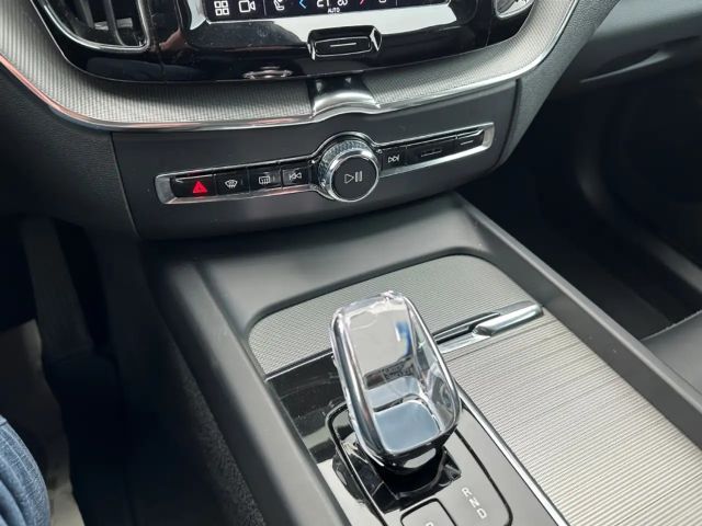 Volvo XC60 H&K Panorama Luftfahrwerk Standheiz 21-Zoll