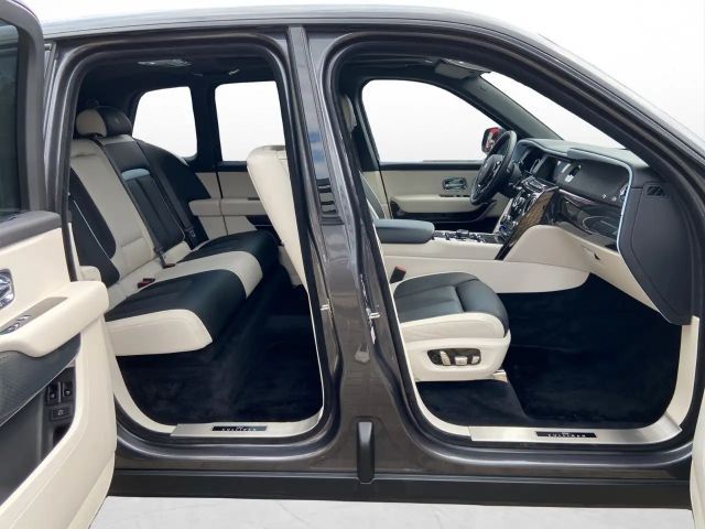 Rolls-Royce Cullinan Black Badge