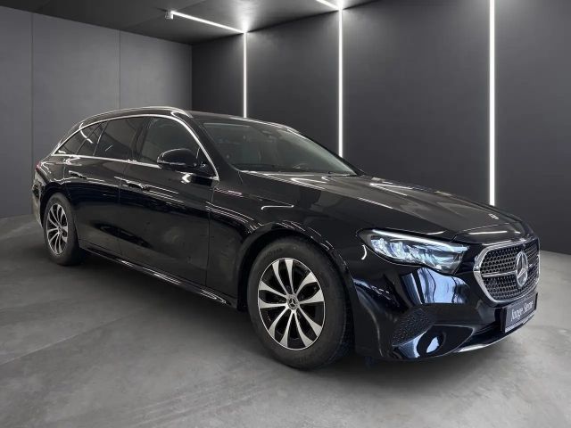Mercedes-Benz E 200 AVANTGARDE Estate