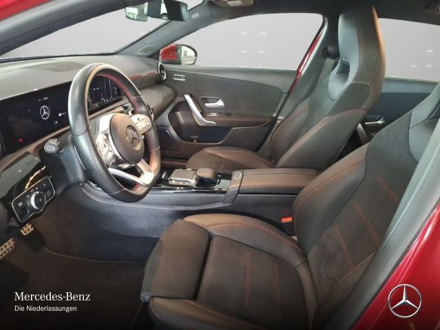 Mercedes-Benz A 250 A 250 e AMG Line