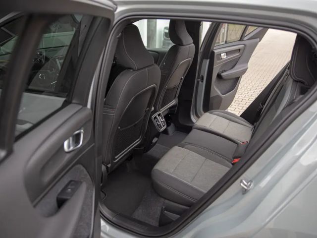 Volvo XC40 Business Dark Plus