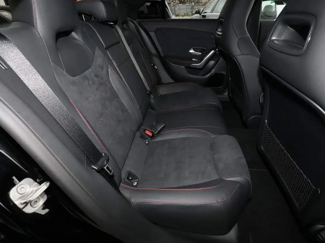 Mercedes-Benz CLA 200 AMG Line Coupé