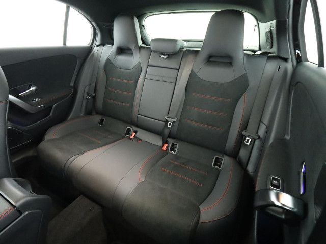 Mercedes-Benz A 220 A 220 d