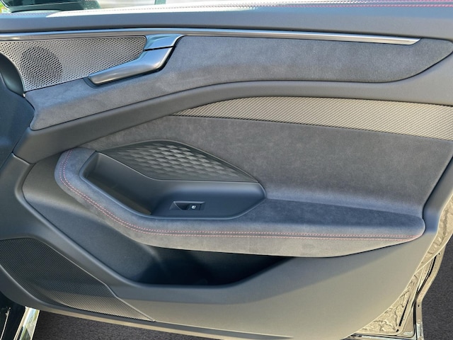 Audi A6 e-tron Avant Quattro